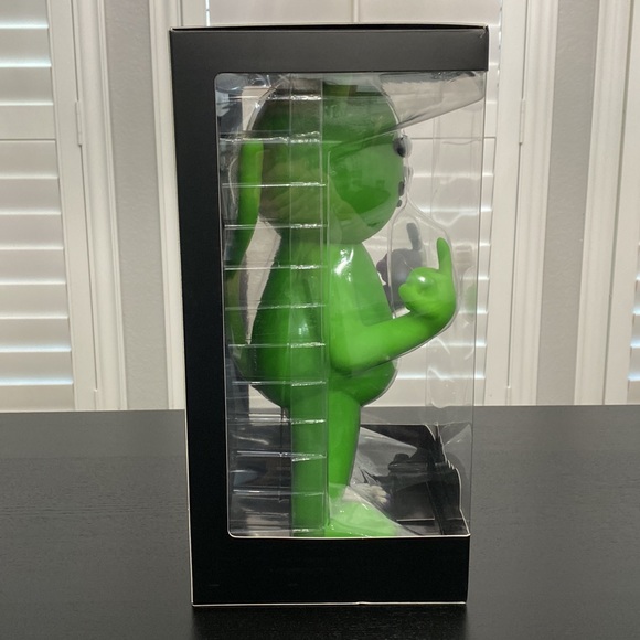 Rip N Dip R Nerm Æ-09 Vinyl Figure - Neon Green Anatomy Limited Edition Figure - Picture 13 of 16